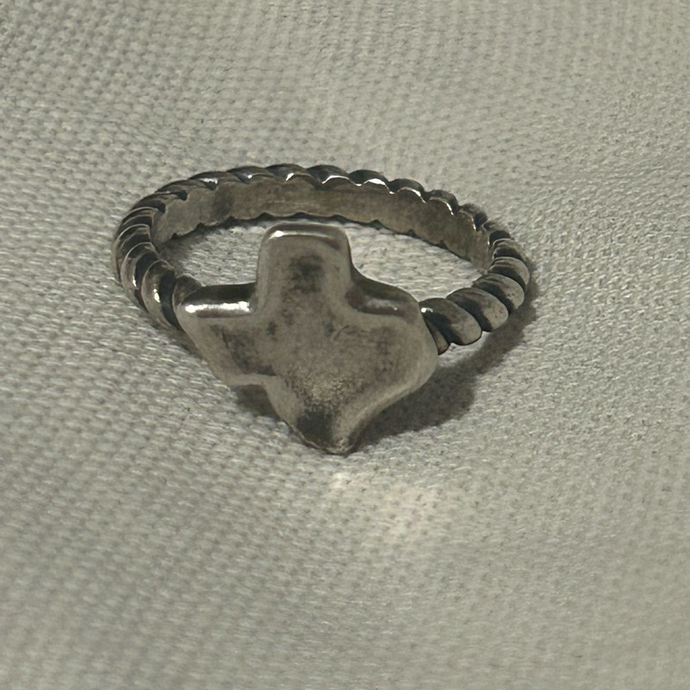 Retired James Avery Texas Ring Lone Star State Size 6.75 Sterling Silver 925